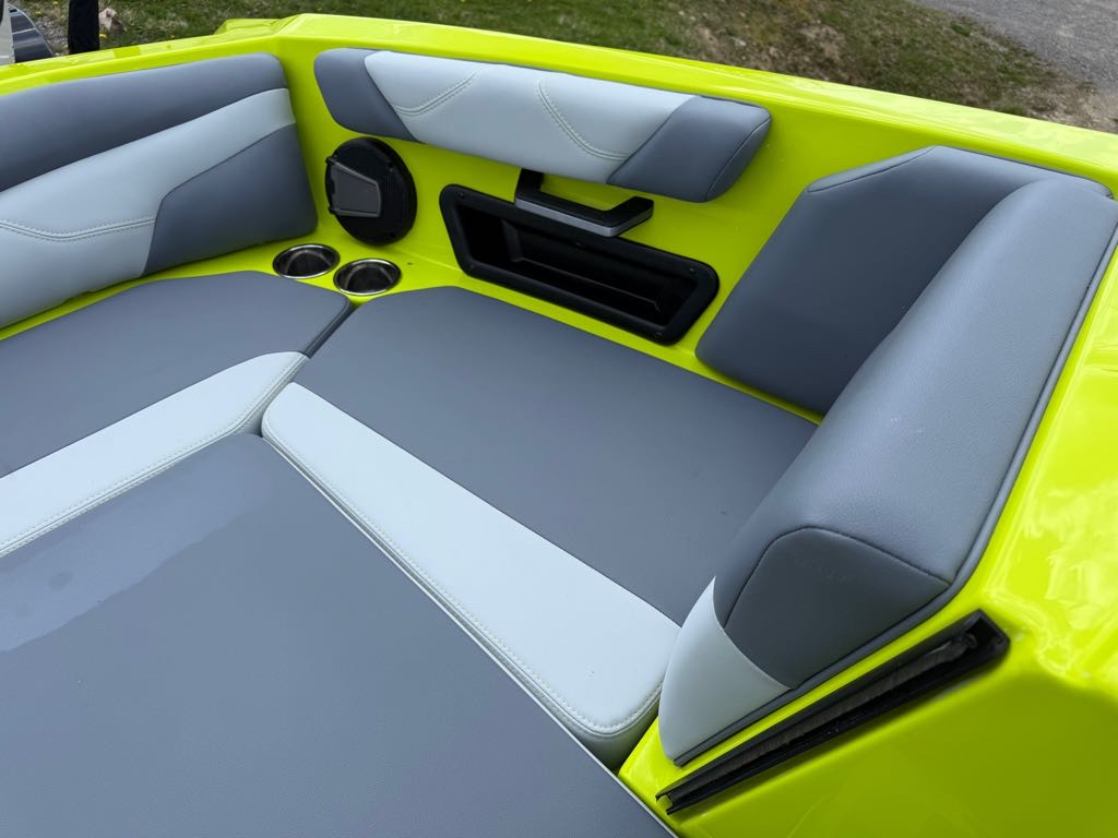 2025 Axis A20