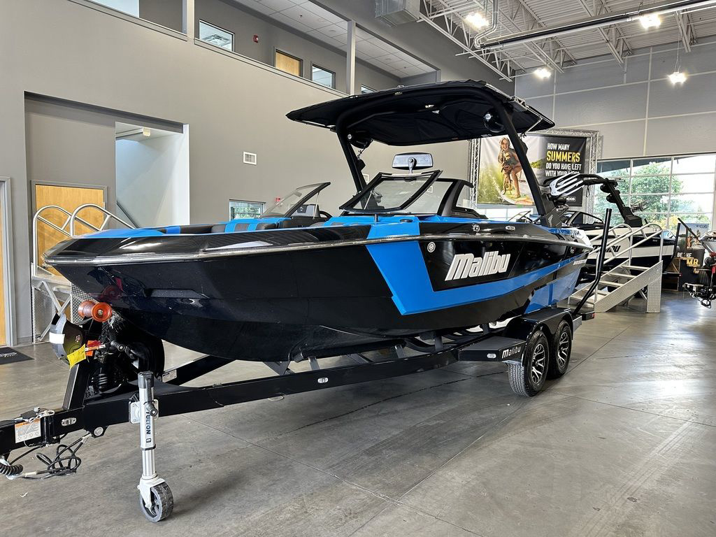 2023 Malibu 21 LX