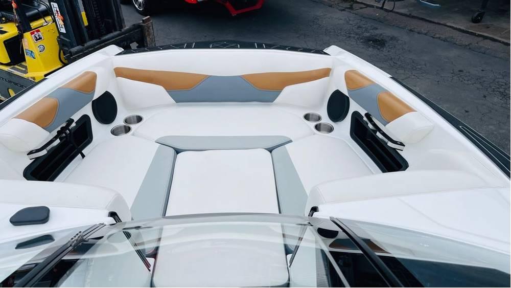 2021 Axis A20