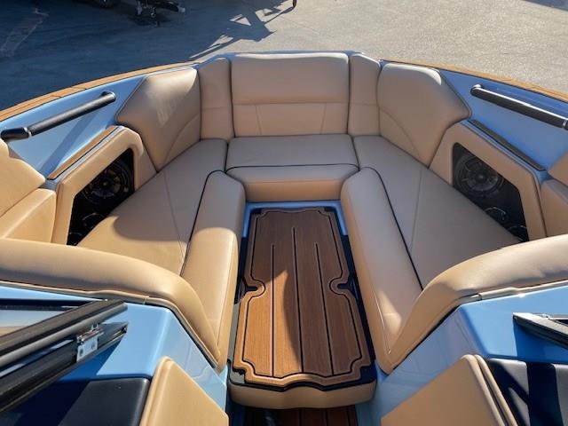 boat.Title