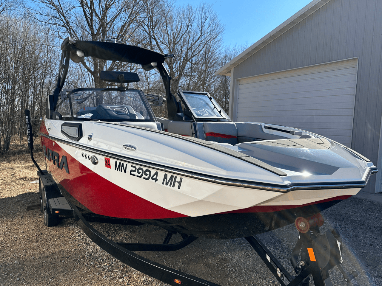 Supra Wakesurf Boat SL400 w/ Dual Stern Thrusters