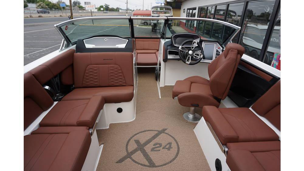 2019 MasterCraft X24