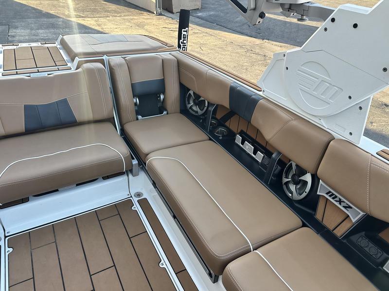 2021 Malibu 24 MXZ