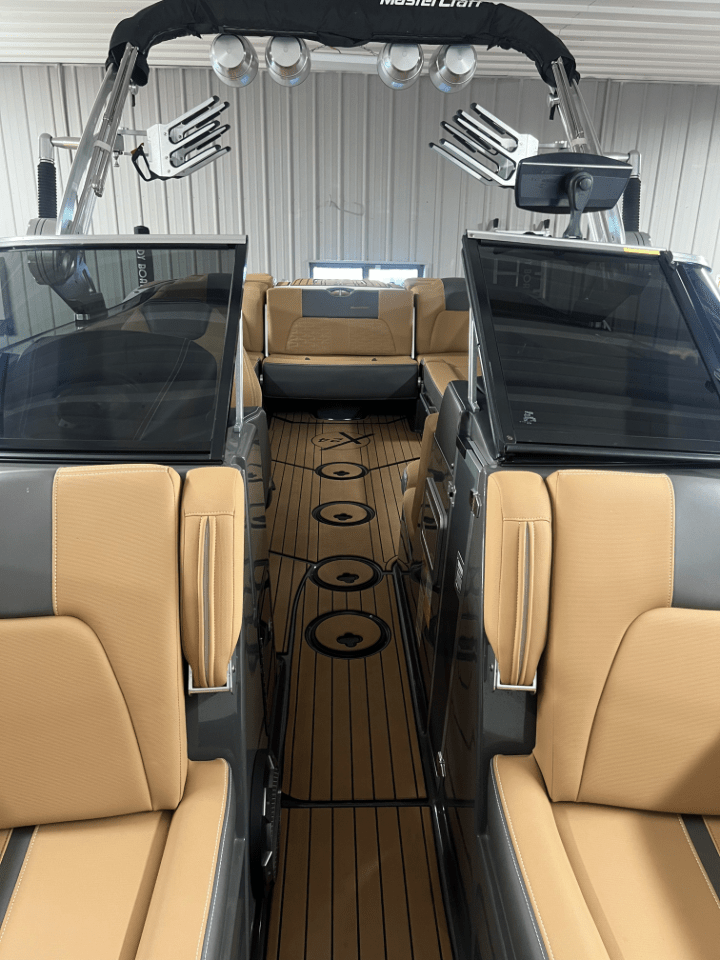 Low Hrs 2020 Mastercraft X24 w/trailer