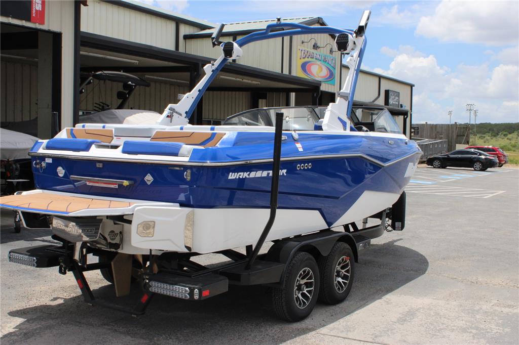 2023 Malibu 22 LSV