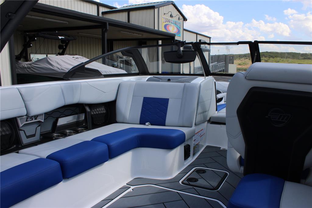 2024 Malibu 23 LSV