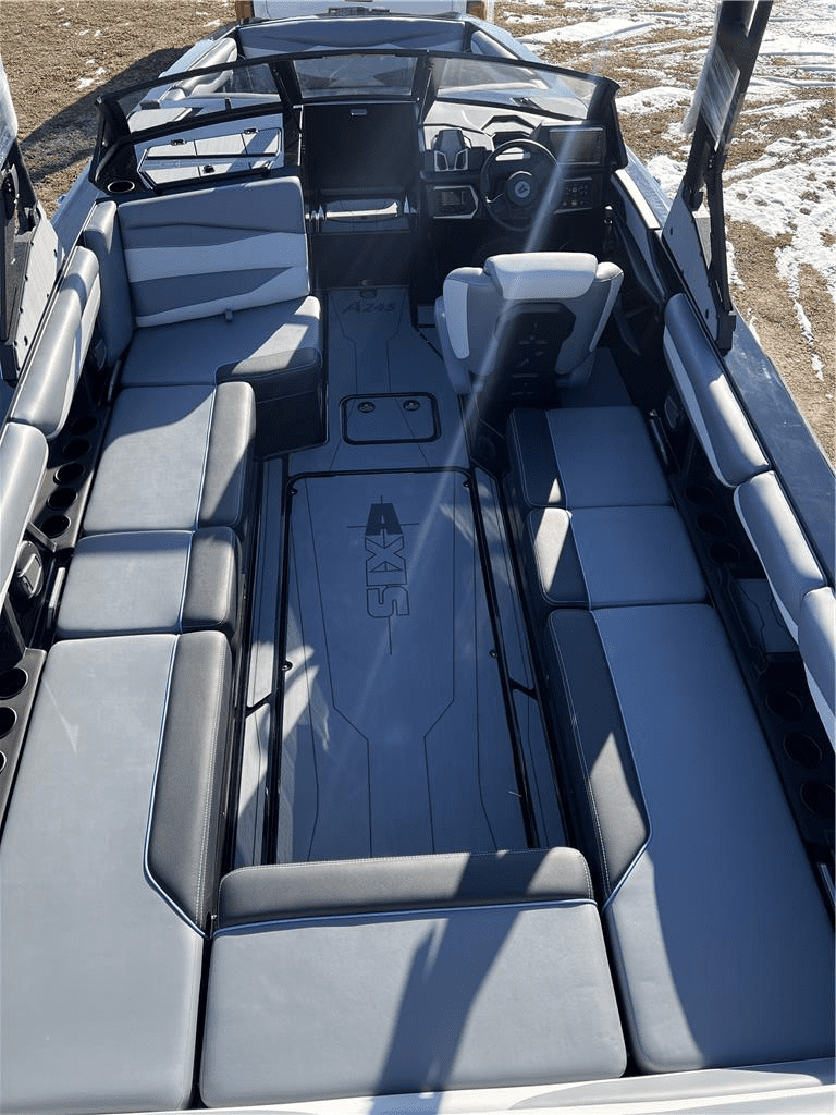 NEW 2024 AXIS A245 wake boat with M6DI motor &amp; TRL