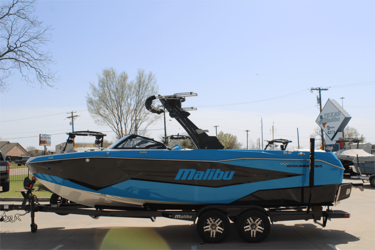 2025 Malibu 25 LSV