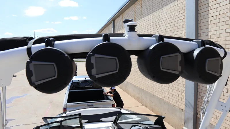 2025 AXIS A225