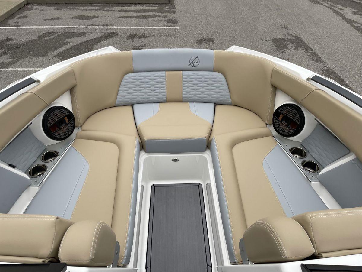 2023 MasterCraft X24