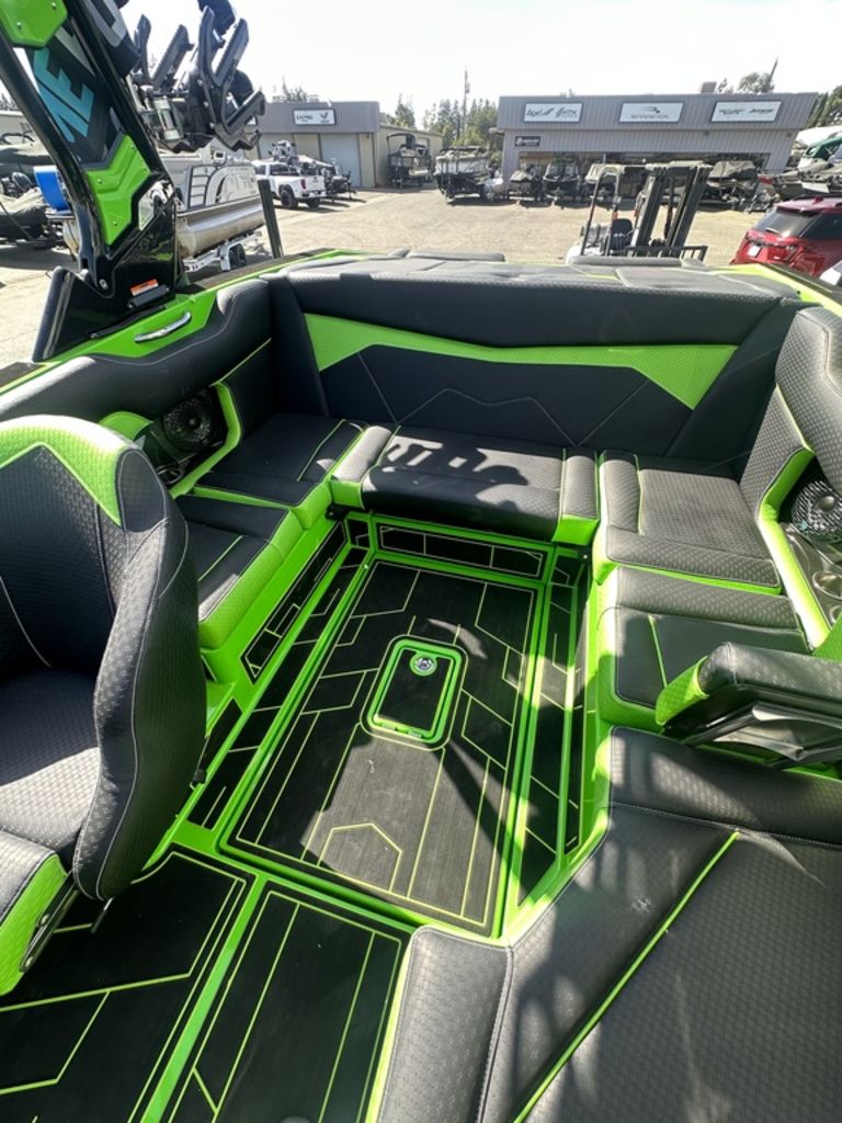 2024 supreme boats ZS212