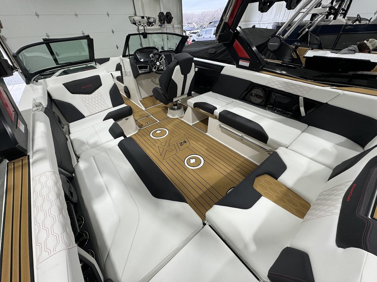 2024 MasterCraft XT24