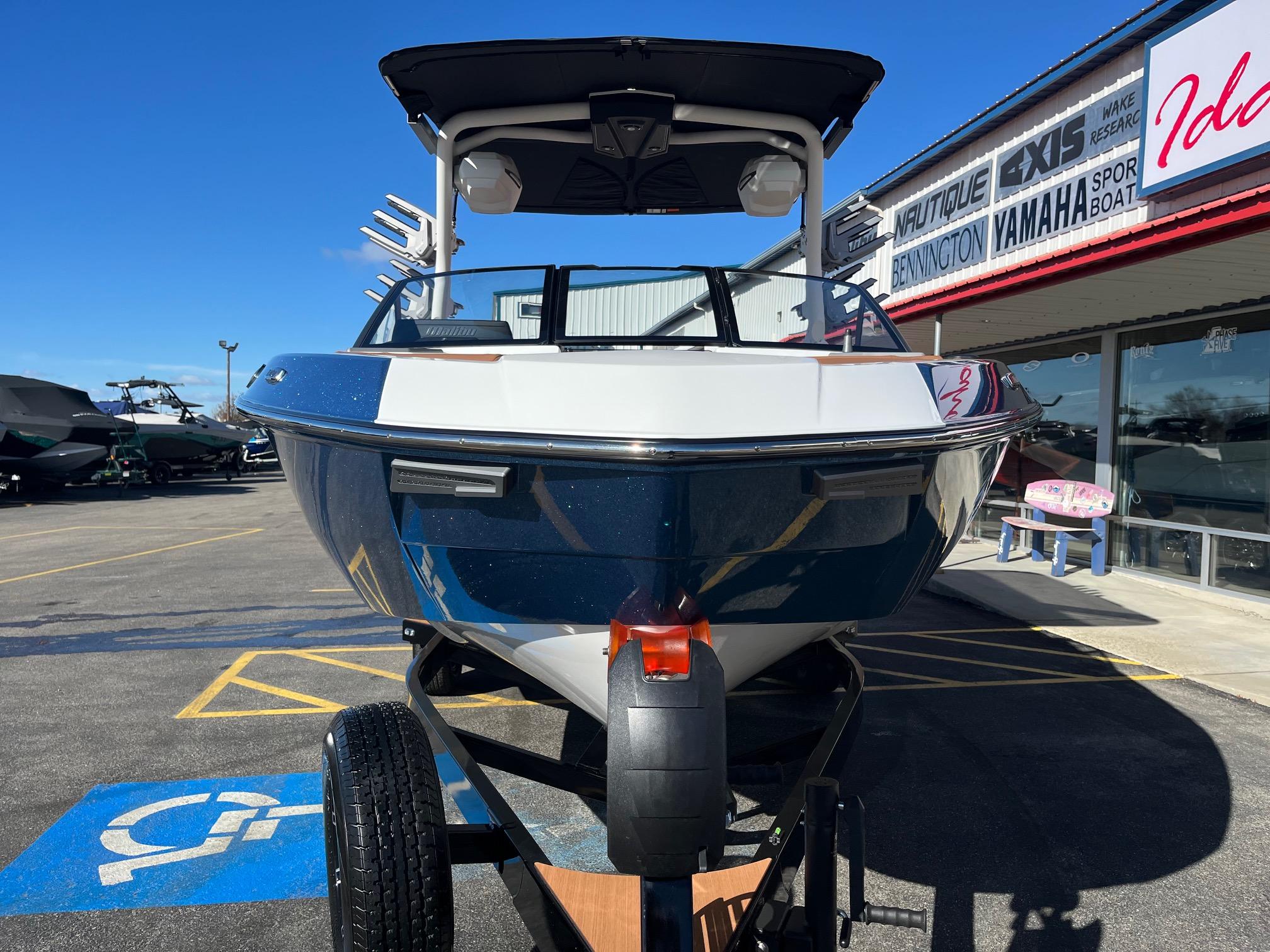 2025 Malibu 25 LSV