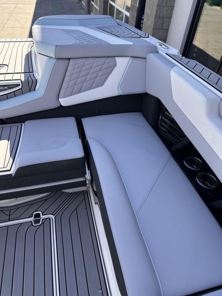 2024 Nautique G23
