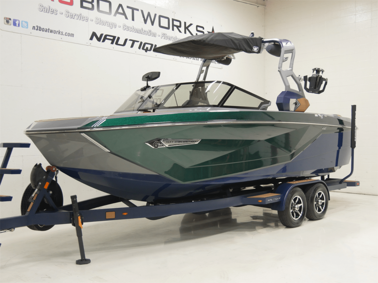 2021 Nautique G23 – Emerald Metal Flake/Admiral Blue