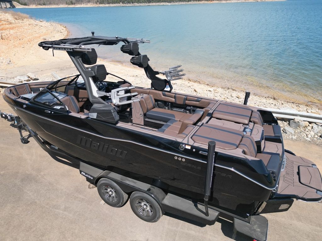 2025 Malibu Boats 25 LSV