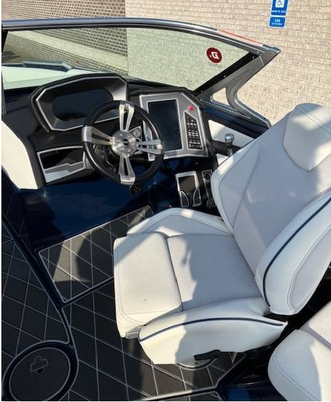 2018 MasterCraft XT22