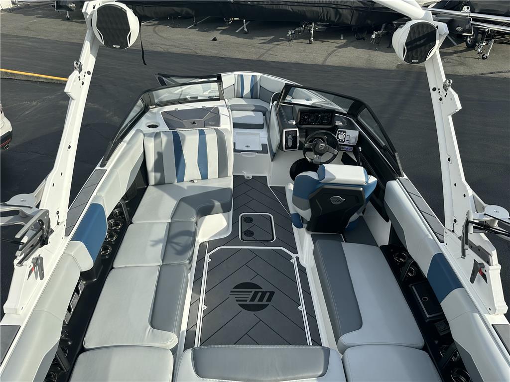 boat.Title