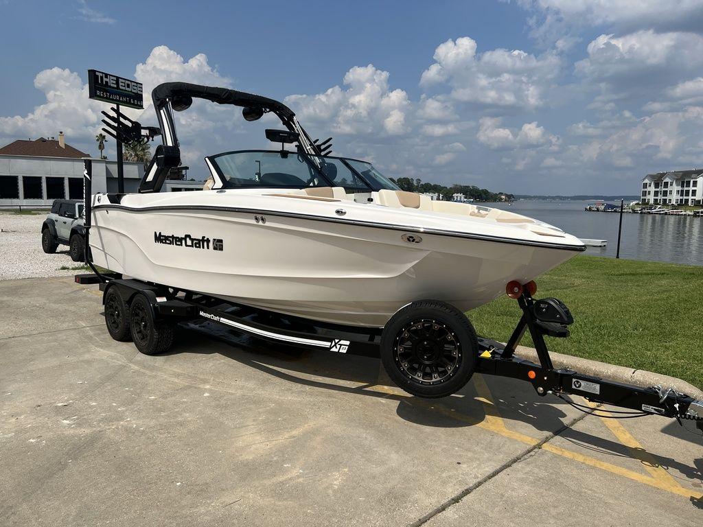 2023 MasterCraft XT23
