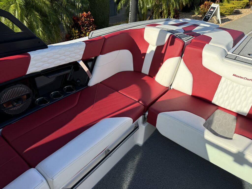 2023 MasterCraft XT22