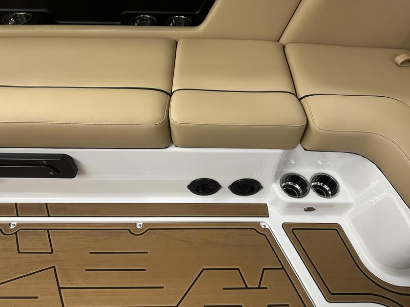 2024 MOOMBA MAX