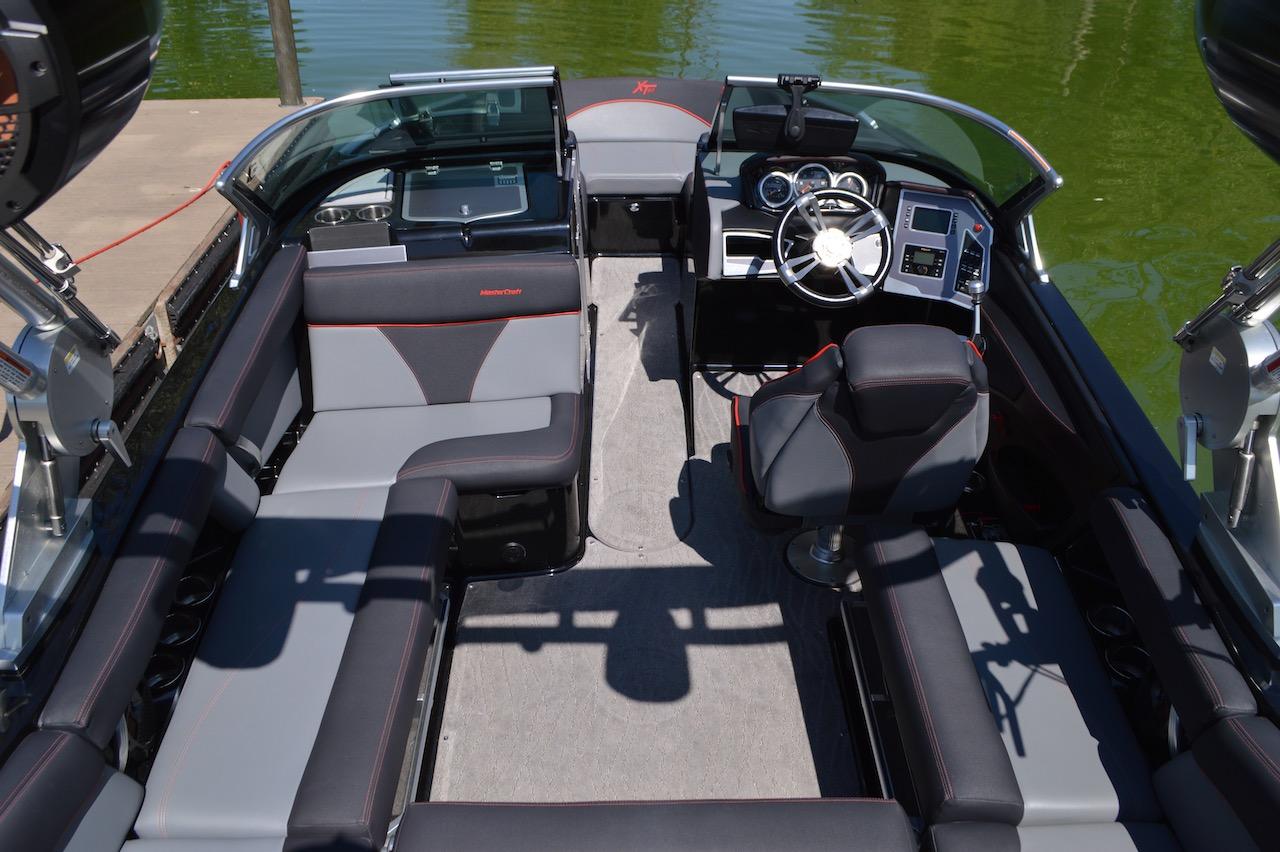 Mastercraft XT20 | 2019 | Gen2 Surf System, Cool Feel Vinyl