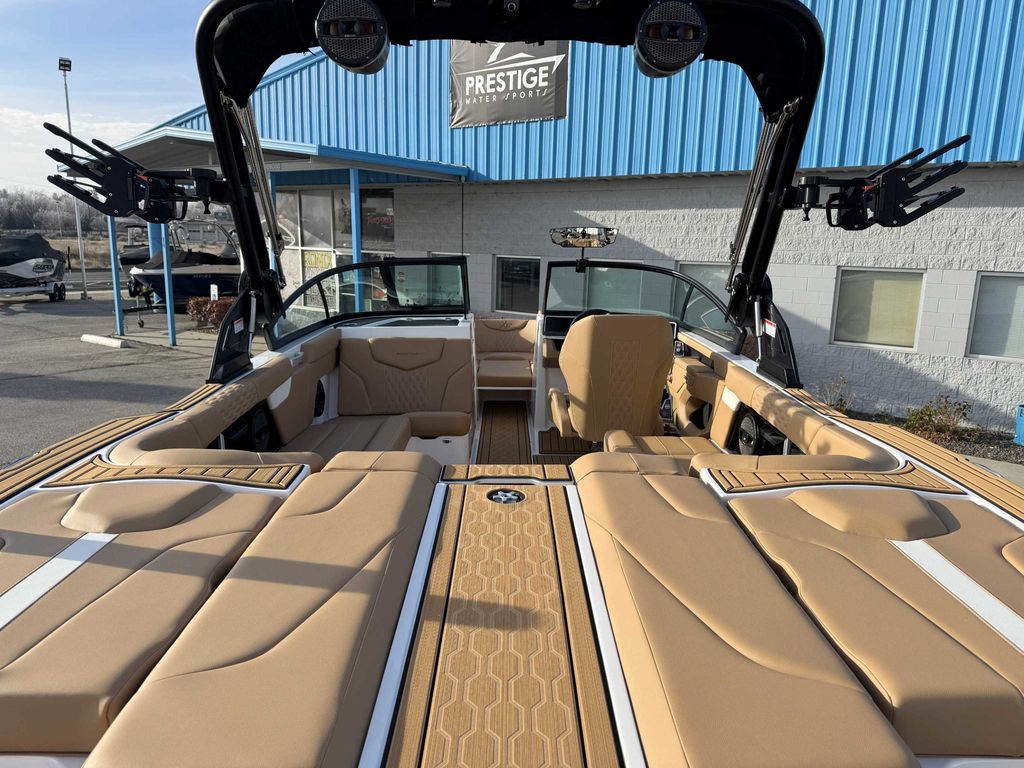 2025 MasterCraft XT23