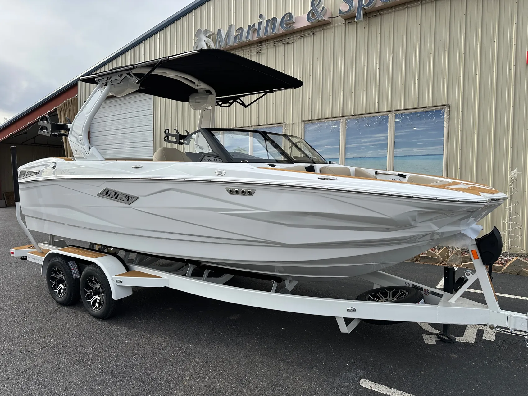 boat.Title