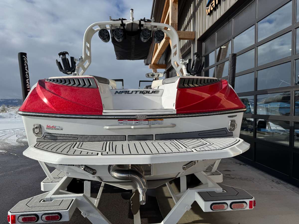 2018 Nautique G23