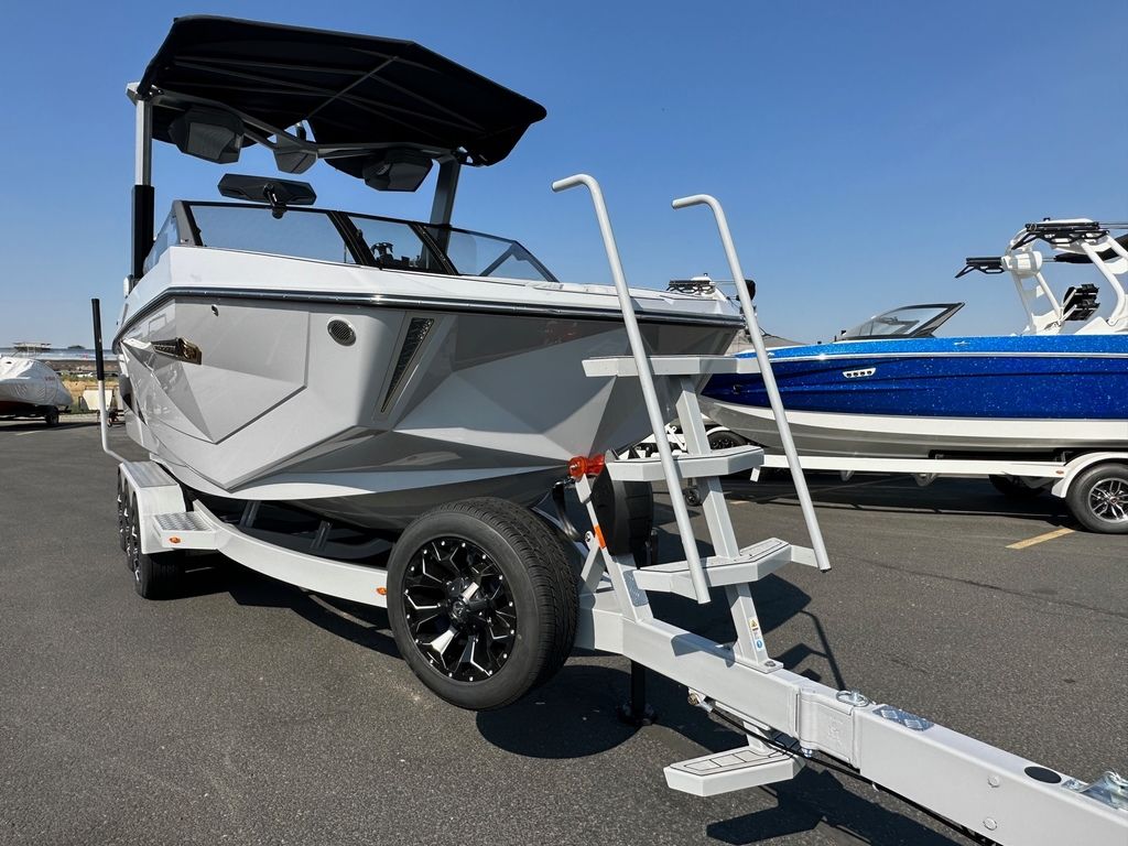 2025 Nautique Super Air Nautique G23