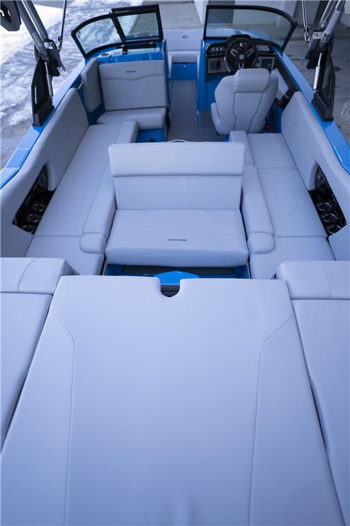 2022 MasterCraft NXT24 – ONE OWNER, LOW HOURS, SURFSTAR!