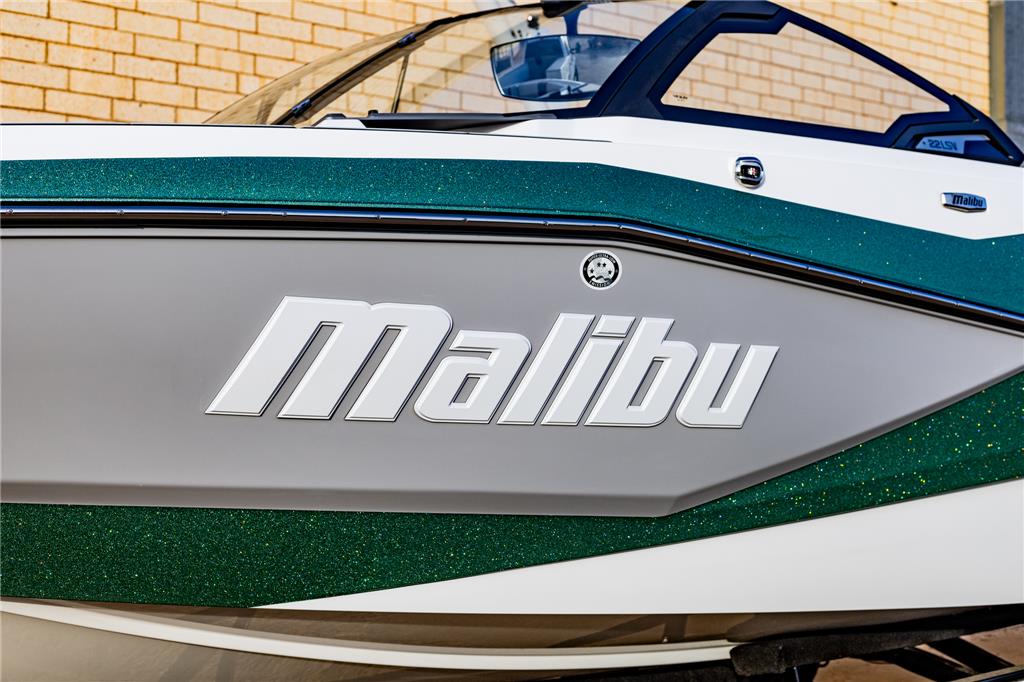 2024 Malibu 22 LSV
