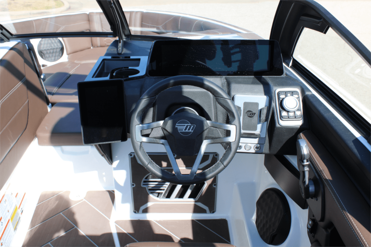 2025 Malibu 23 LSV