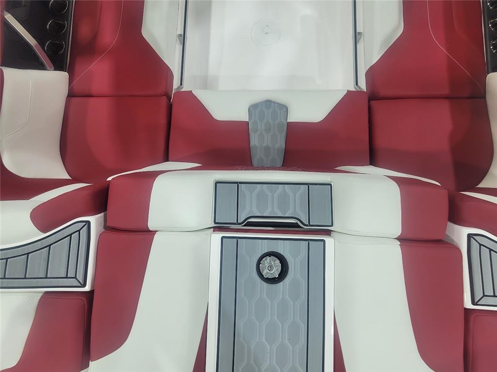 2024 MasterCraft XT24