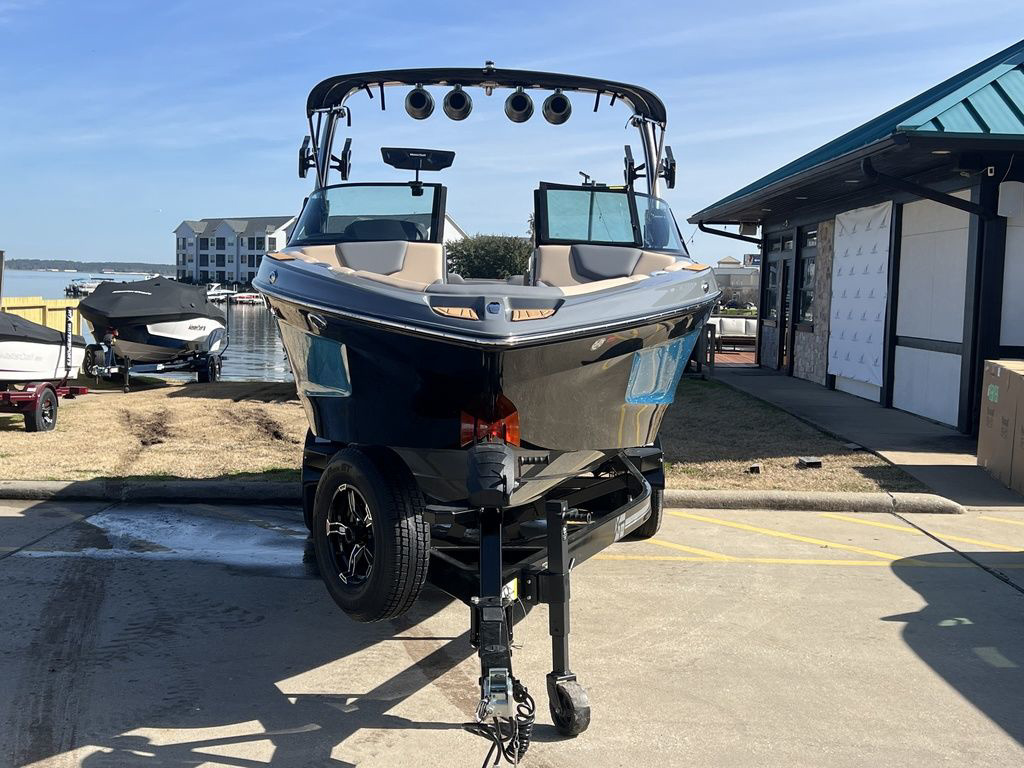 2024 MasterCraft XT23