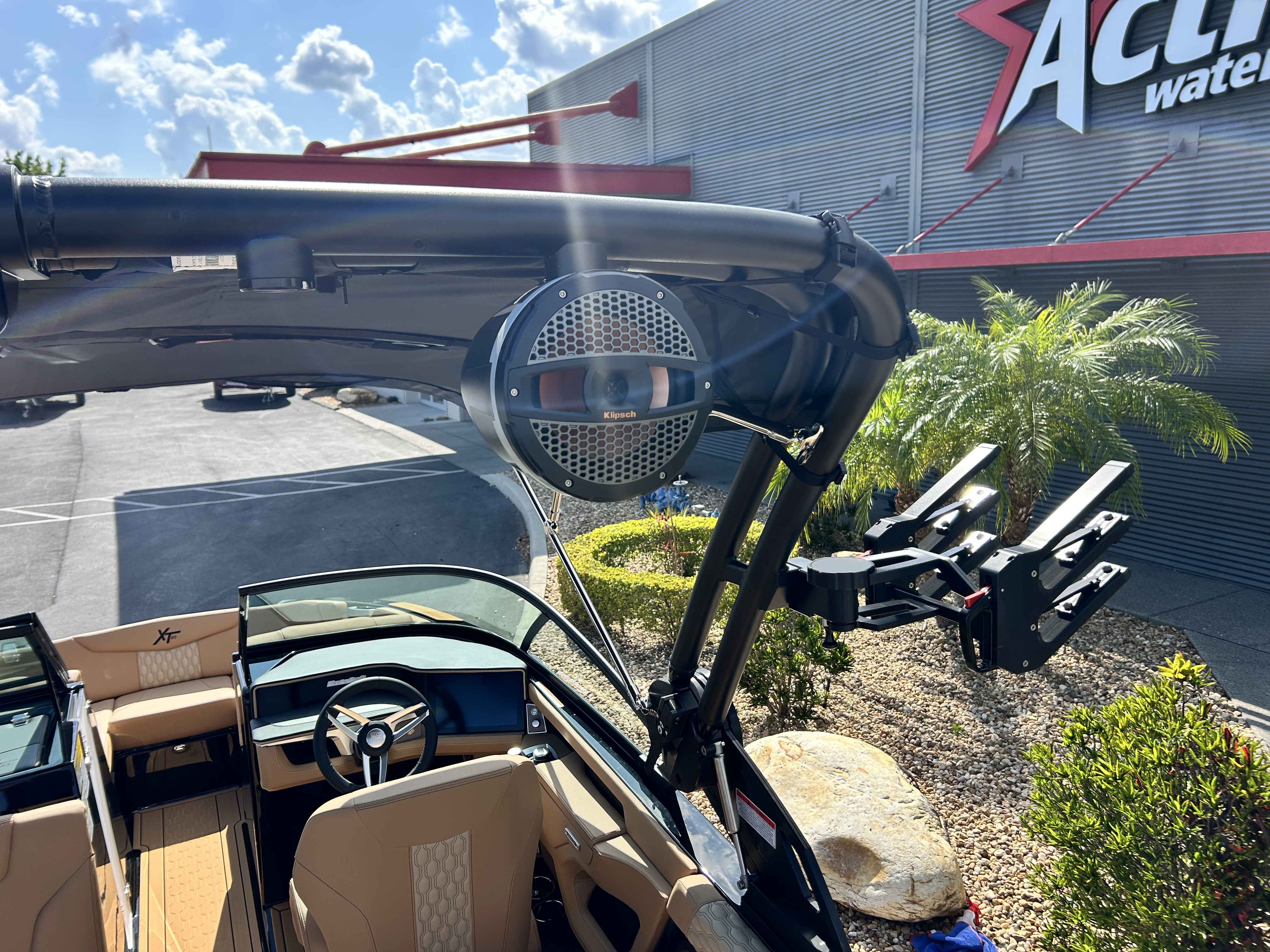 2025 MasterCraft XT20