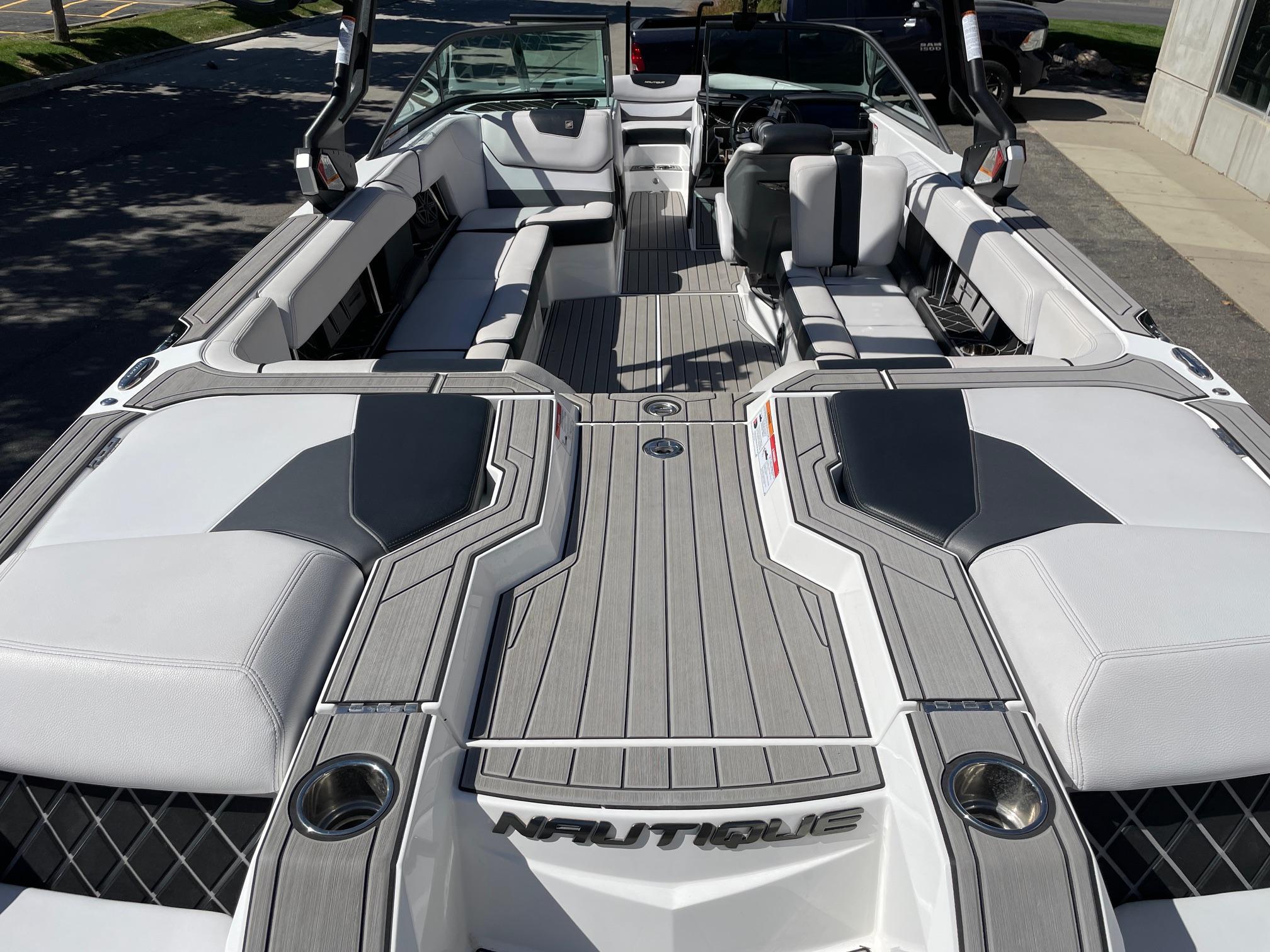 2019 NAUTIQUE GS24 W/XR7 550HP SUPERCHARGED POWER PLANT
