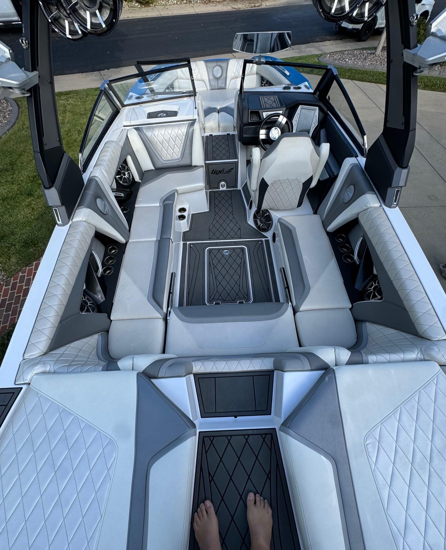 2017 23 ft Tige RZX3
