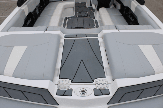 2022 Malibu 23 LSV