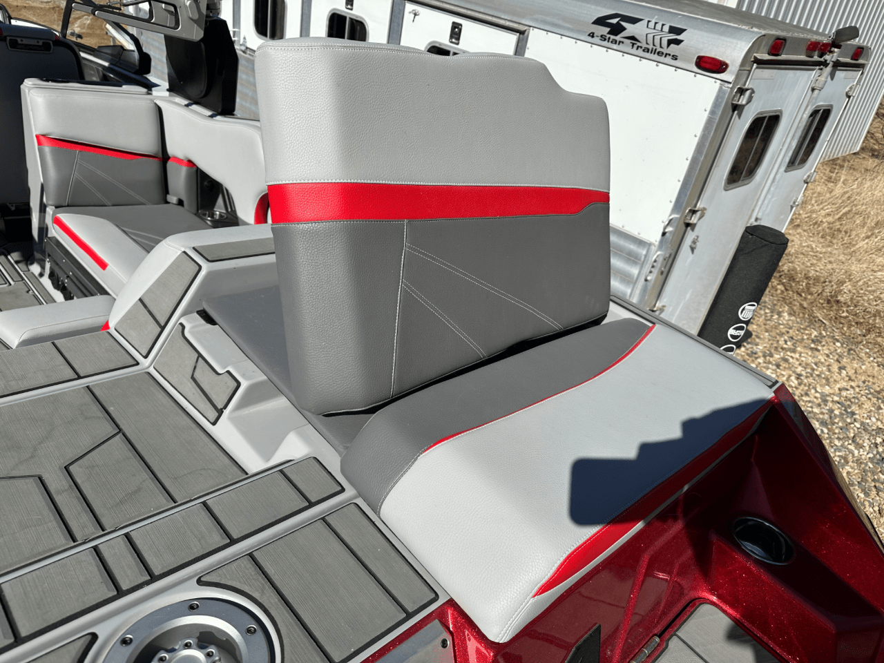 Supra Wakesurf Boat SL400 w/ Dual Stern Thrusters