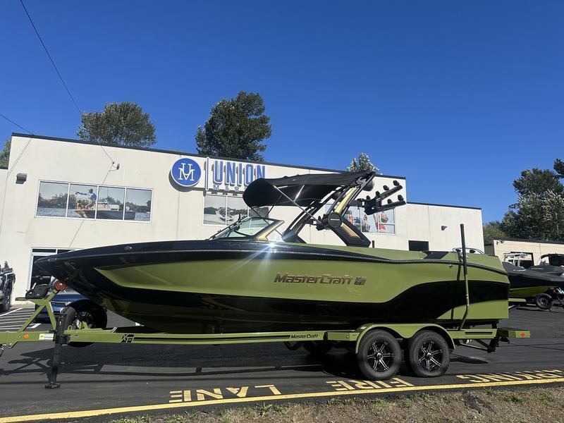 NEW 2024 MasterCraft XT25