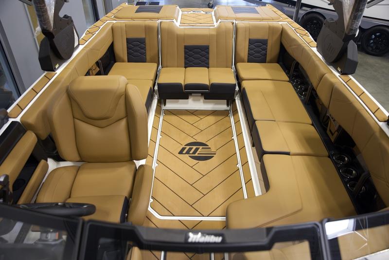 2025 Malibu 23 LSV