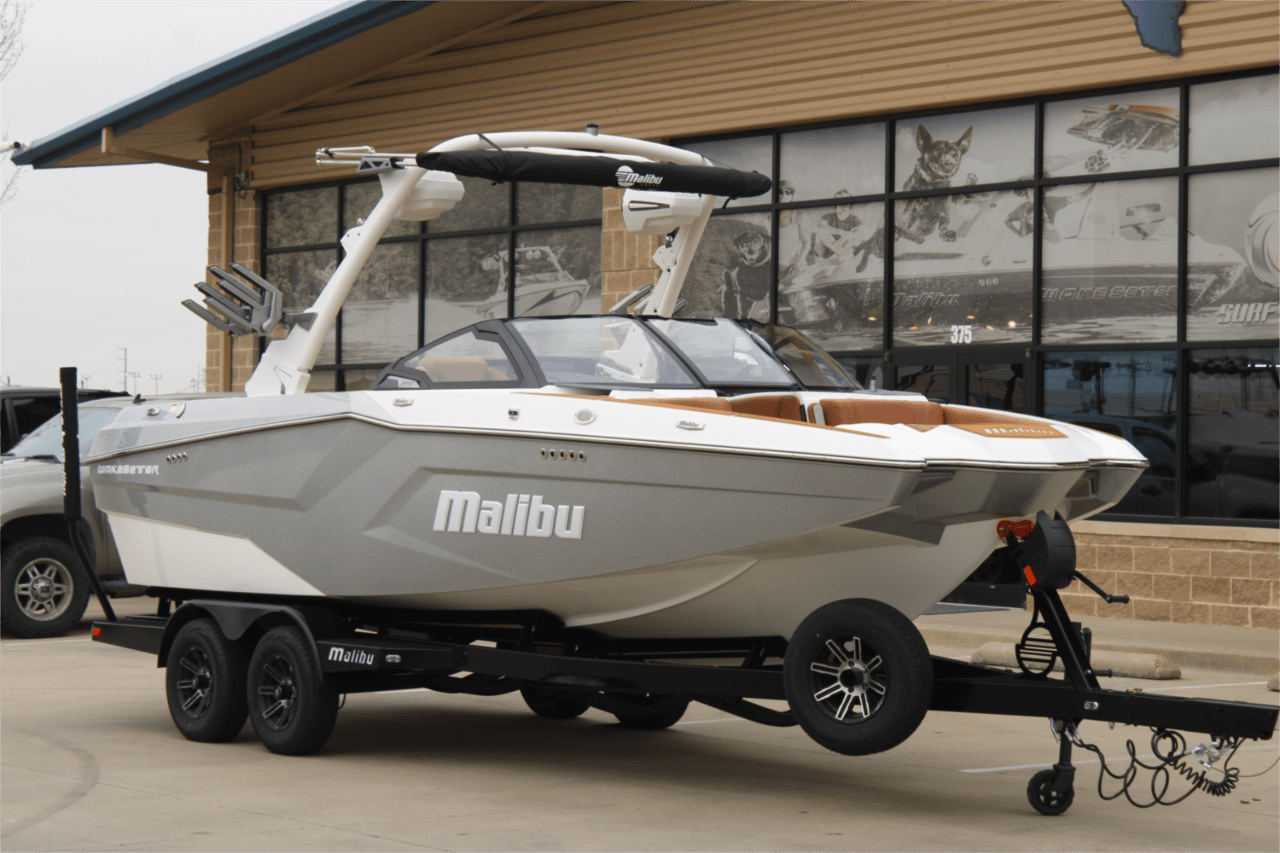 2025 Malibu 22 MXZ