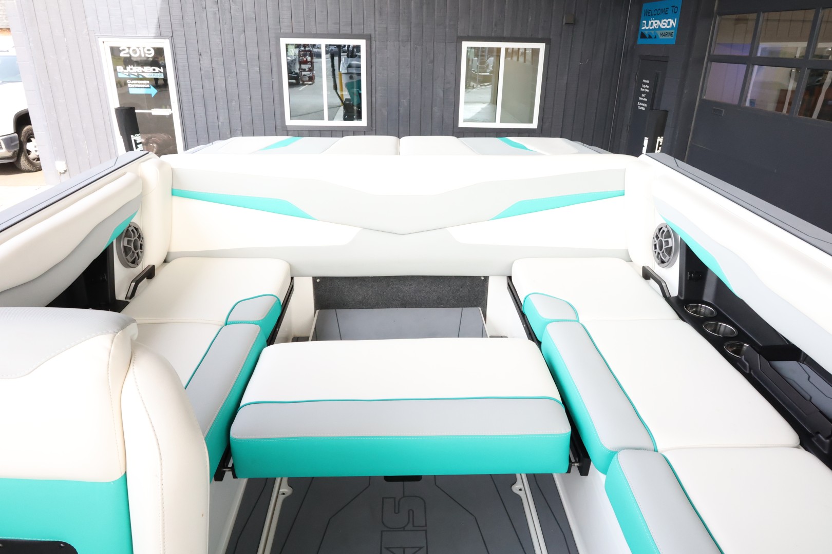 2023 Axis T220 