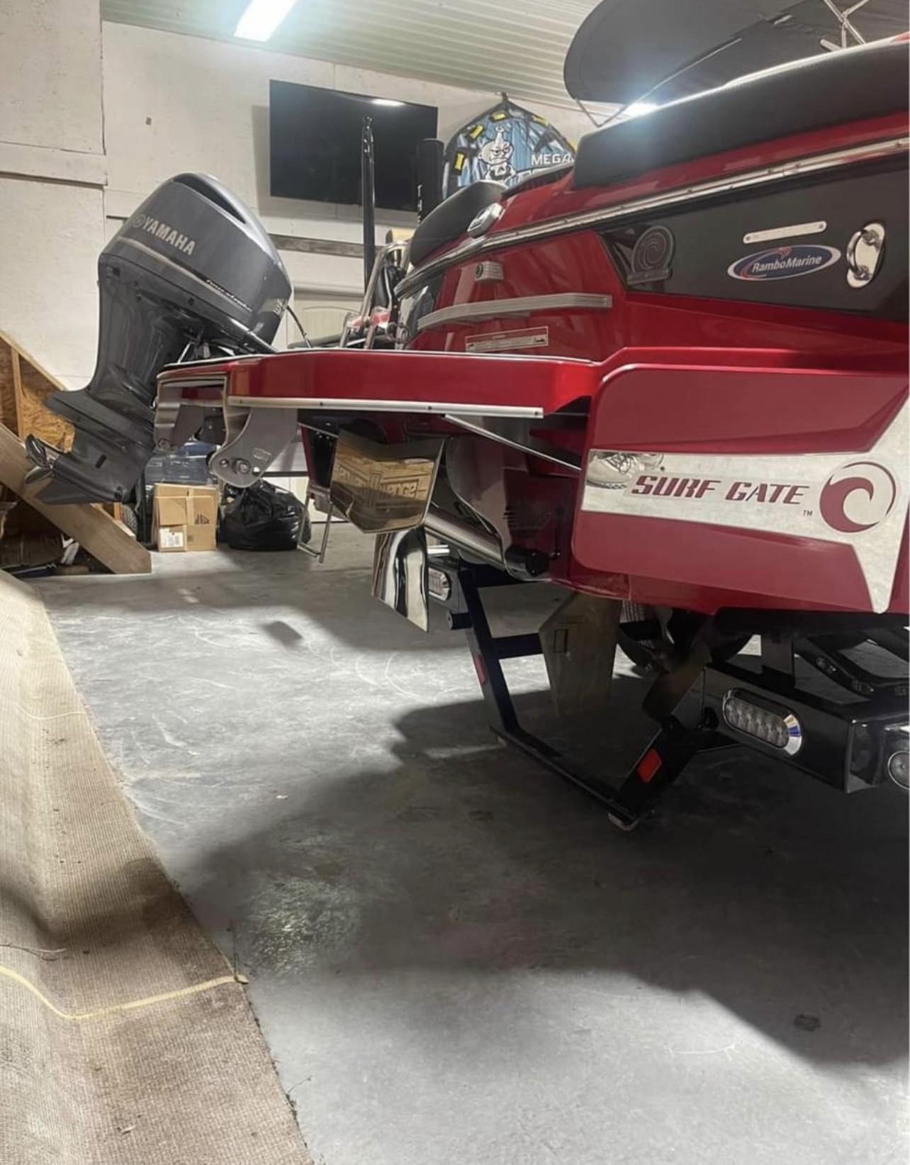 2020 Malibu 23LSV LOW HOURS