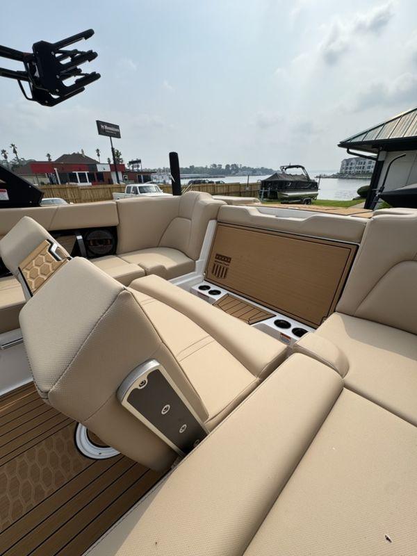 2024 MasterCraft X22