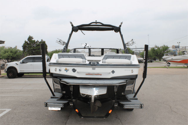 2022 Malibu 23 LSV