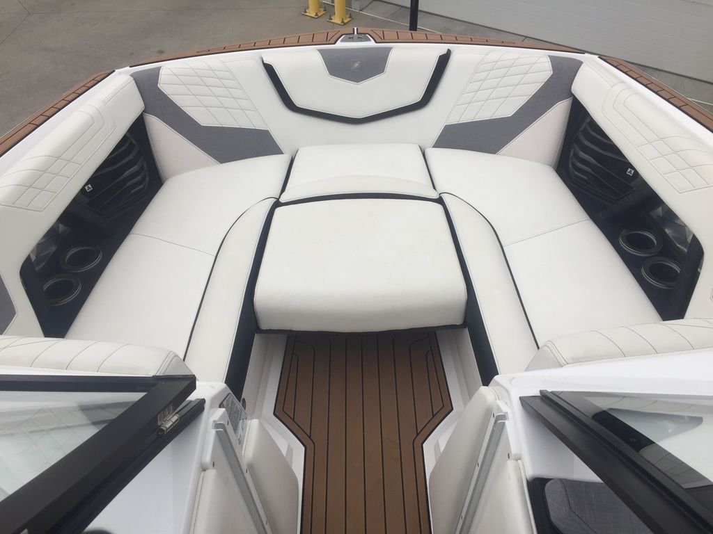 2021 Nautique Super Air Nautique G23