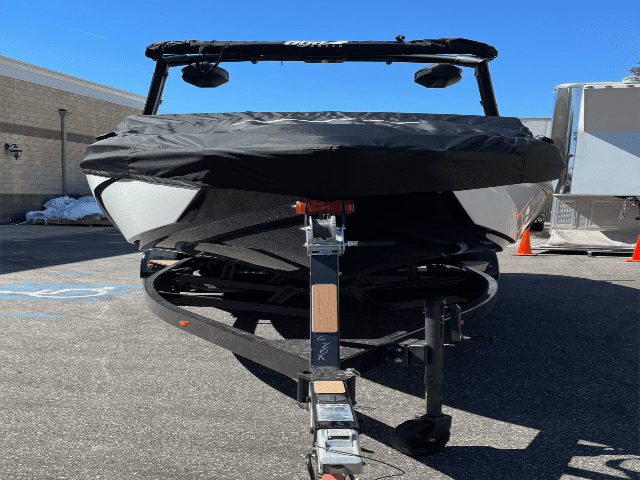 2024 TIGE Z3 23.5 foot wavemaker