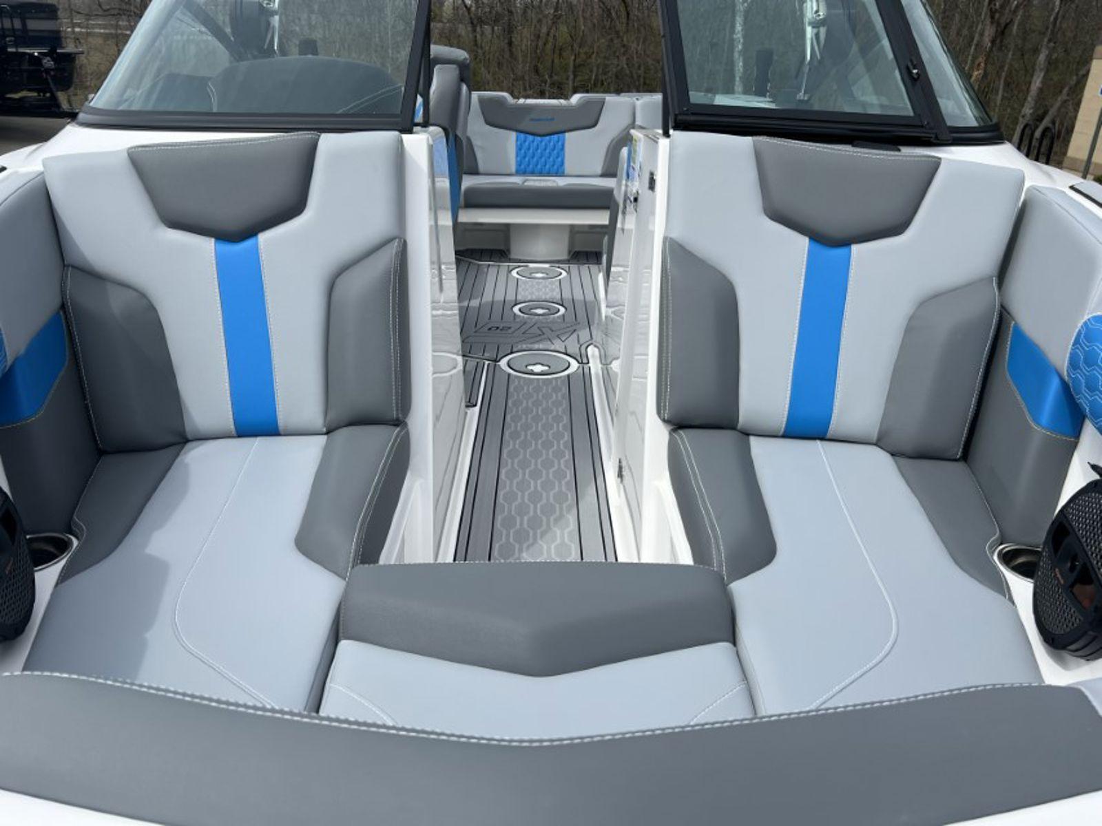 2024 MasterCraft XT20